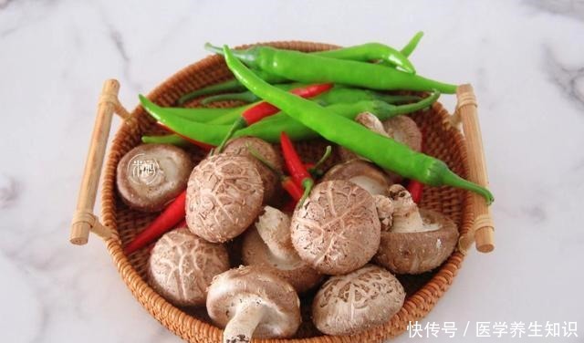 入秋|入秋后,我家常吃的一道菜,10分钟搞定,好吃到连汤汁都不剩