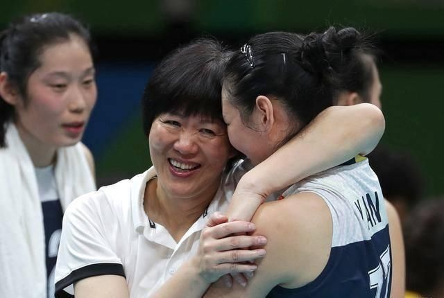 副攻|曾被教练嫌弃骂傻大个,今受郎平重用,33岁成女排镇队之宝