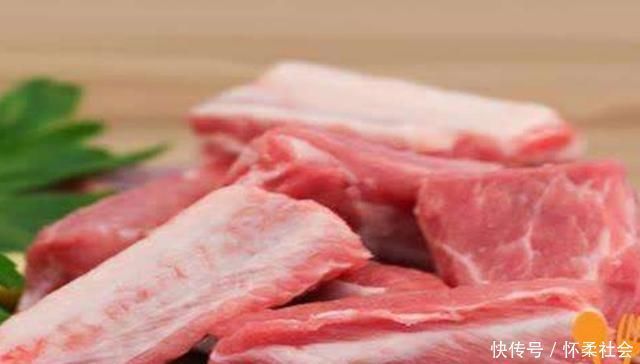 粤菜|外脆里嫩,蒜香味十足,教你做粤菜蒜香大骨头