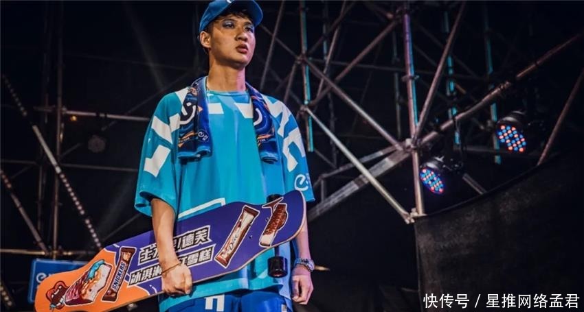 走心|网友欲4000收购麦当劳员工制服,身上印花走心了!难怪受欢迎