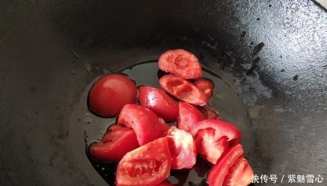  一块钱|夏天不懂吃这菜亏了,一块钱一大盘,比肉还抢手,清热润肺止咳