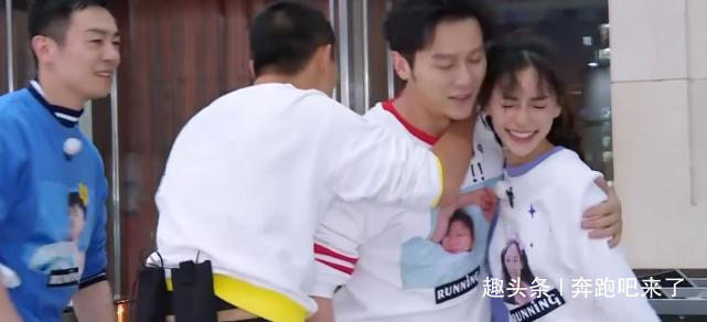 爆火|Baby奶茶店爆火!粉丝点了杯奶昔,结账时连问好几遍你没算错