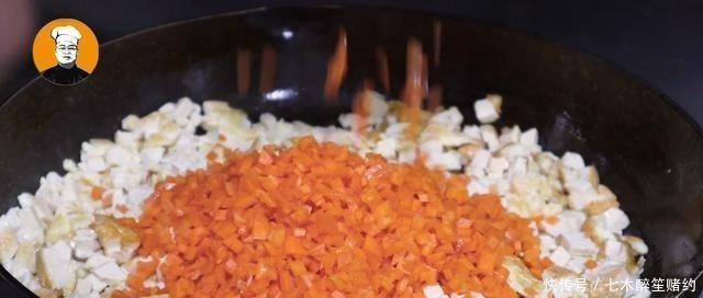 豆腐|丝瓜别再老一套了,加一块豆腐,不用炒不烧汤,吃完明天还想吃