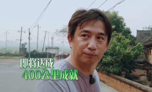 商品|《向往4》黄磊村里发现小卖部,看到货架上的商品后,彻底“露馅”了