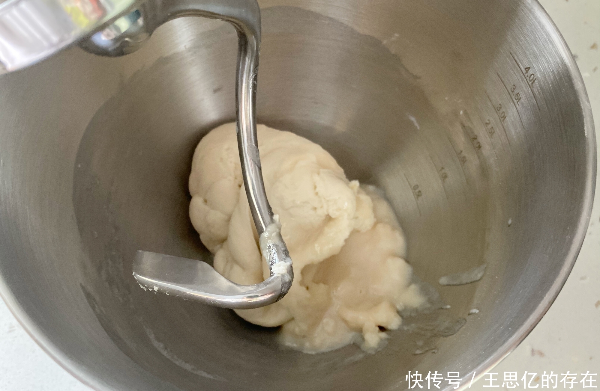 制作|想吃红豆饼别再买了,在家用面粉就能做,咬一口层次分明香酥美味