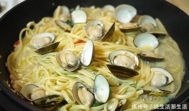 蒜末橄榄油|懒人晚餐,营养美味的意大利海鲜面,简单易学,做了两碗都不够吃