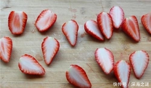  烤箱|夏天最爱的草莓蛋糕，清爽细腻，配方升级，不用烤箱，零失败