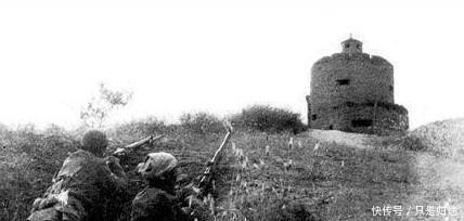 路过|日军躲在炮楼,游击队始终攻不下来,农民路过我可以造一物强攻