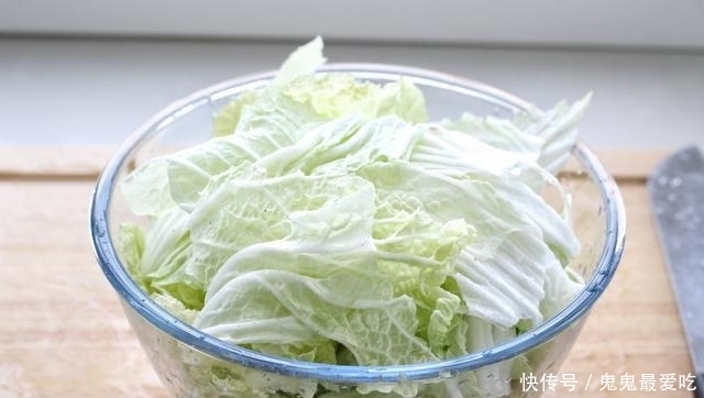  清香|吃百菜不如吃白菜，加大虾一起炒，清香中透着鲜美，营养高味道好