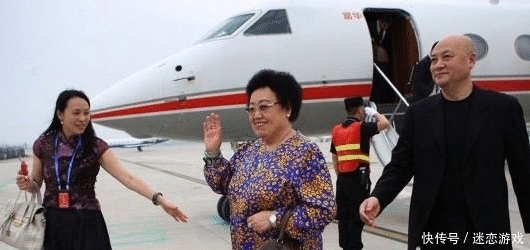  紫檀木博物|身价数十亿的成龙，到“唐僧”家做客看上一套衣柜，一问价格吓一跳