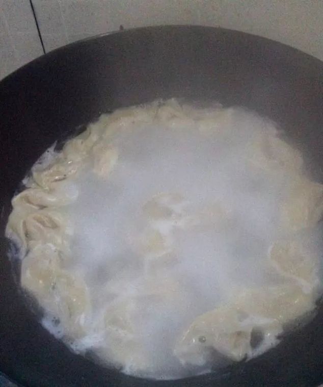 赶紧|包馄饨的简单教程,一看就会,鲜香美味,让人垂涎欲滴,赶紧试试