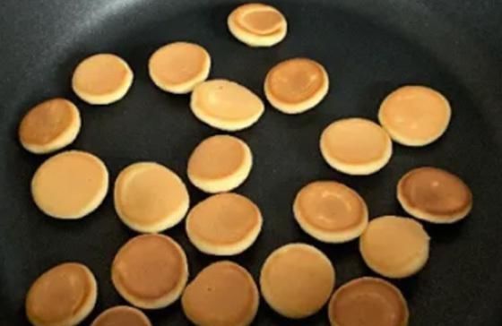 在家|在家自制奶油鸡蛋小饼干,不用烤箱不用油,一口平底锅轻松搞定!