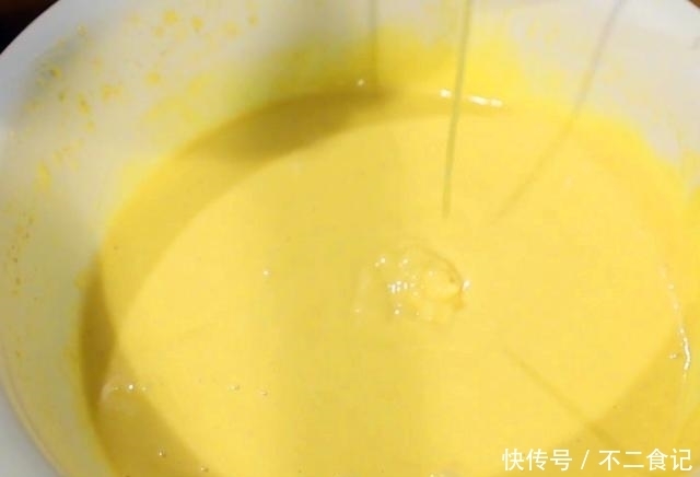 蛋糕|蛋糕最简单的做法,不用烤箱不用打蛋器,利用2个小妙招轻松解决