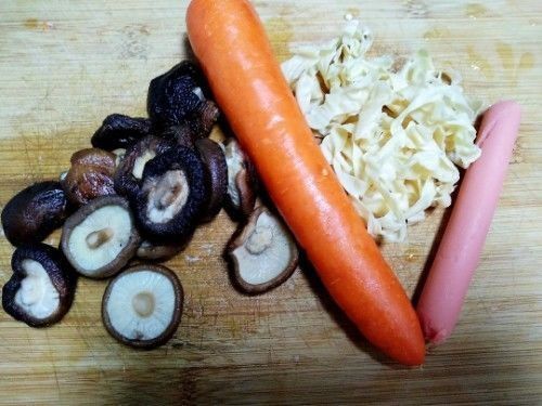 做法|宝藏小吃烧麦,做法很简单,多做一点冷冻起来,想吃蒸一下就行