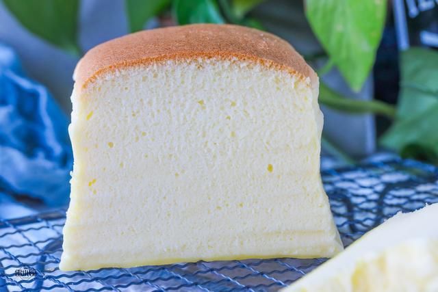 蛋糕|网红抖臀蛋糕,用手轻碰就一直抖个不停,迫不及待咬下一口,真香