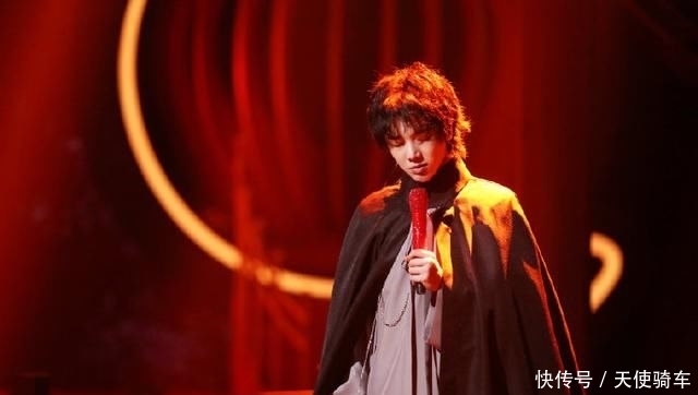  实力|200507《王牌对王牌5》一大波剧照袭来 华晨宇实力演绎“国王与乞丐”