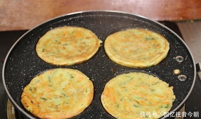 简单|吃早餐换个新花样,1根胡萝卜1根黄瓜,轻松做早餐饼,太好吃了