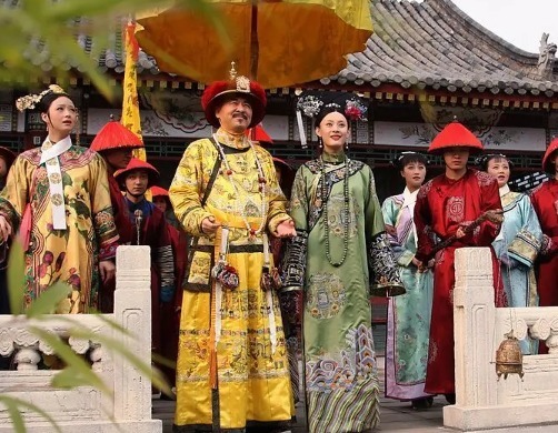 康熙|康熙给雍正留了800万，雍正给乾隆留了2000万，乾隆却只留了这么点？