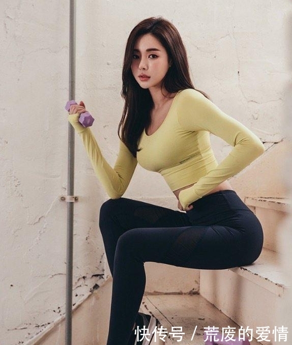 唯美|美女街拍:唯美的紧身打底裤小姐姐,秀出优雅迷人的身姿