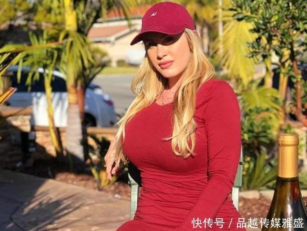  男友|欧美160斤的大码模特，热爱健身曲线逆天，收获小10岁男友