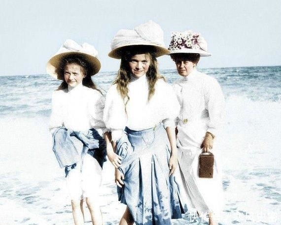 亚历山德拉|末代沙皇全家罕见照片：五个漂亮孩子全都被杀害，最后一张是枪决现场