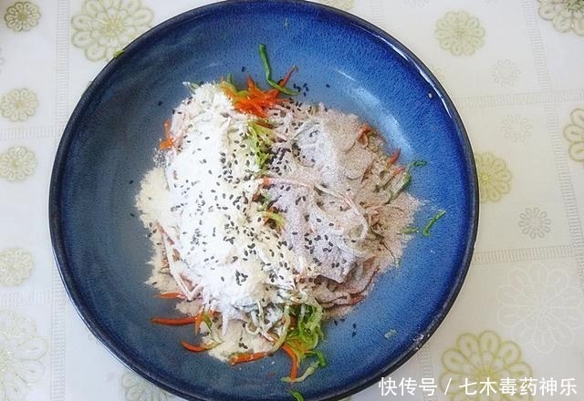  黑芝麻|它有“减脂面粉”之称，做成菜团当早餐，鲜嫩饱腹，好吃又上瘾！