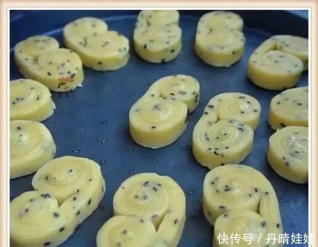 零食|最近孩子爱上吃一零食,几块钱做一大盘,不炸不蒸,营养又美味
