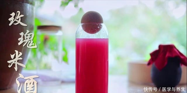 玫瑰花|李子柒又双叒叕“吃花”了,但这次,盛菜的器皿比美食更引人注目