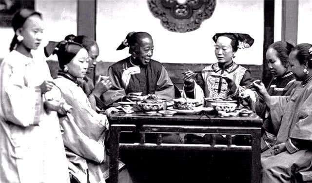 孟尝君|歪果仁指责中国聚餐?我们4500年前就分餐了,那时西方人在干嘛?