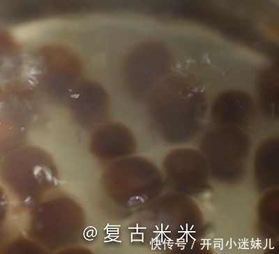 倒入|黑糖珍珠舒芙蕾松饼