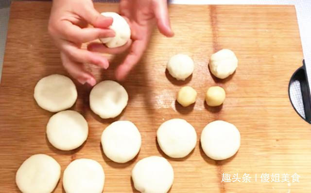 醒发|我家红豆从不熬粥喝,加一碗面粉,简单一做,比蛋糕面包还好吃