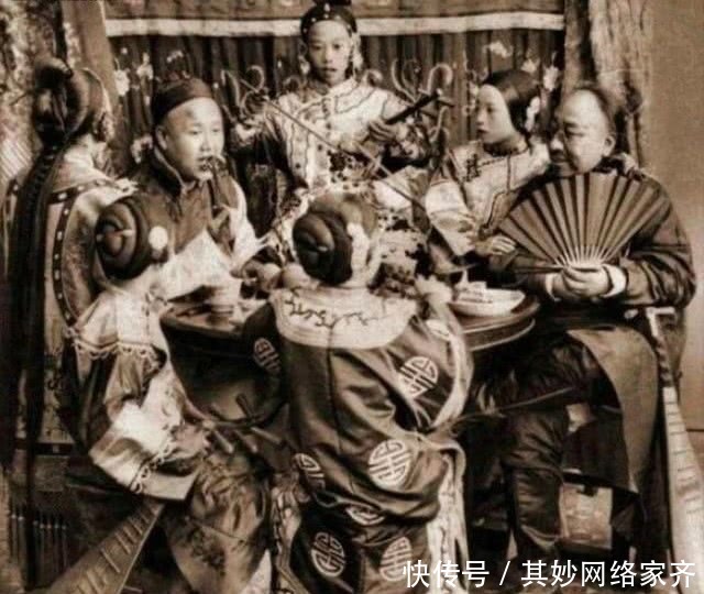 清朝|真实罕见的老照片:穷人在流浪,富人在欢笑,这才是真正的大清朝