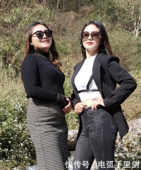  都值|街拍美女：等一个人好累，为了你一切都值！