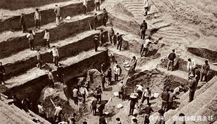  晚年|他是盗墓界“祖师爷”，曾金盆洗手，晚年出山帮专家挖出3件国宝！