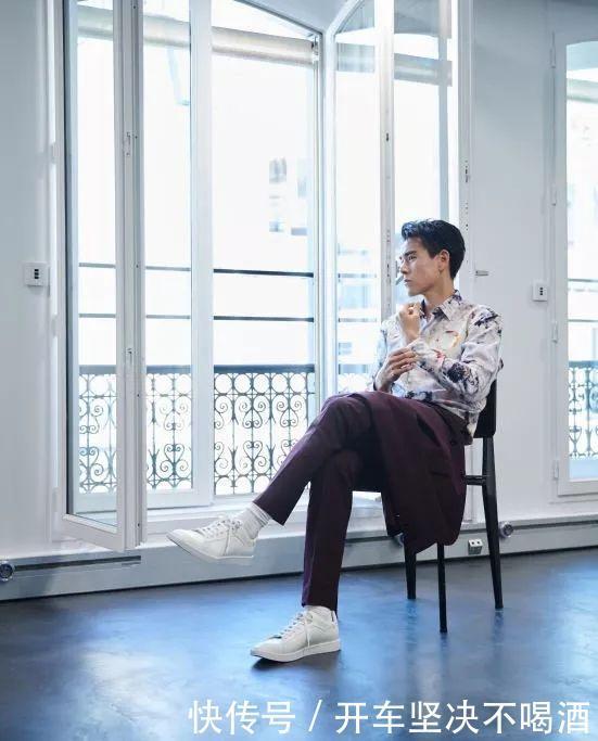 喜欢|明星都喜欢的印花衬衫,怎样穿才能保持衣品这些小细节不能忽视