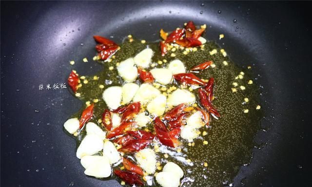 正合适|大葱和它是绝配,大火一炒,三两分钟就出锅,八月吃正合适