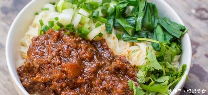 韩国|韩国人来中国旅游,一碗炸酱面就吃得痛哭流涕,并直言不想回国