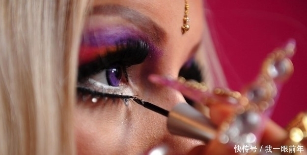 样子|21岁女子痴迷芭比娃娃,每天化妆就要用掉4个小时