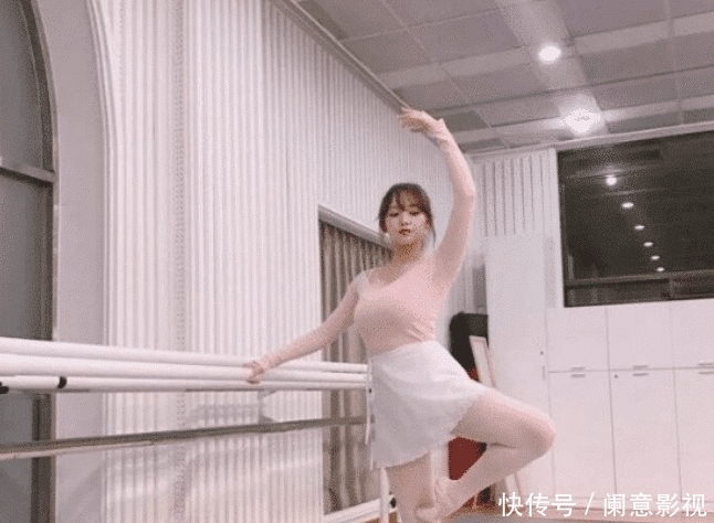 特别|程潇发育过猛了吧?看她穿芭蕾舞衣“开弓”一刹:奶潇并非浪得虚名