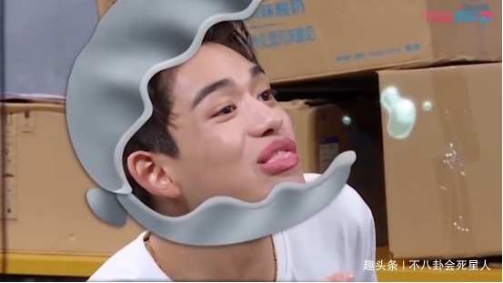 包袱|蔡徐坤跟不上跑男团,偶像包袱放不下,爱豆真的不适合上综艺