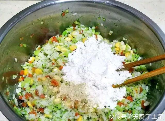 米饭|剩米饭别再炒着吃了,这样做简单营养又美味,我家一周吃3次