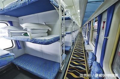 强占|24岁女研究生,睡火车下铺被62岁老人强占可以换,给我5倍差价