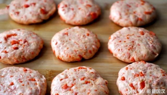 把胡萝|胡萝卜饼最好吃的做法,牢记2个技巧,上锅一烙,香甜又暄软