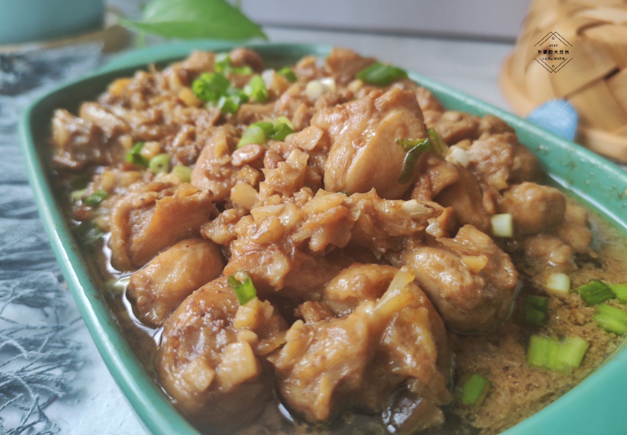夏天|鸡肉夏天就该这样吃,不炒不炖不油炸,简单一做,楼道都能闻到香