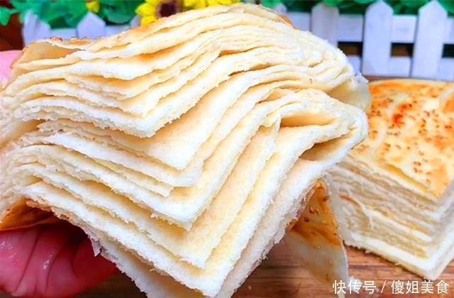 抹油|烙饼时,有人烫面,有人抹油,其实都不对,教你正确做法,太香了