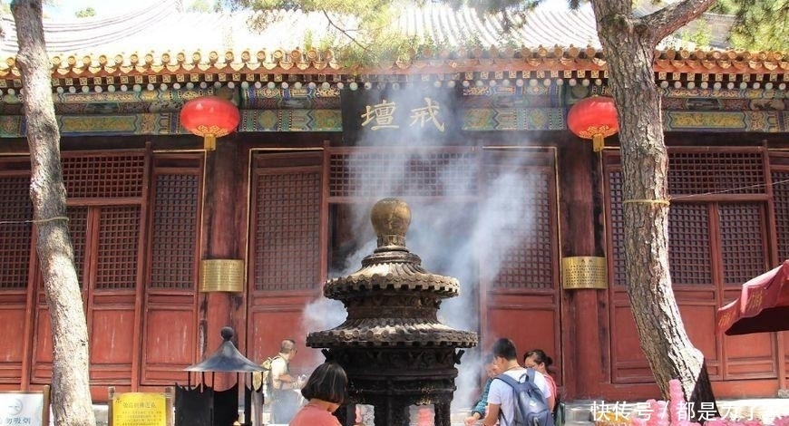 寺庙|寺庙拜佛五大禁忌, 原来大部分人都拜错了, 这样烧香容易引火上身