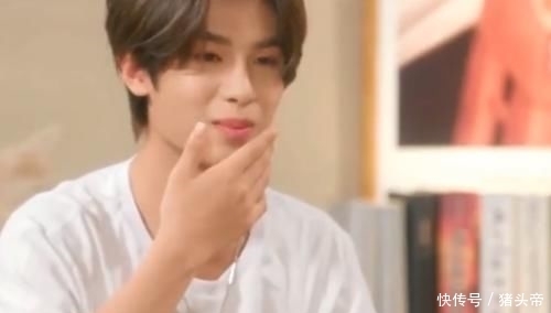 陈立农|黄明昊胖0.1斤被公司用铁棍打?委屈巴巴,一旁陈立农反应是亮点