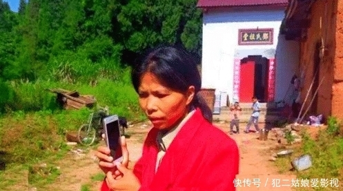 人民大学|1994年她以692分考上人民大学,毕业嫁入农村生6个娃,现状如何?