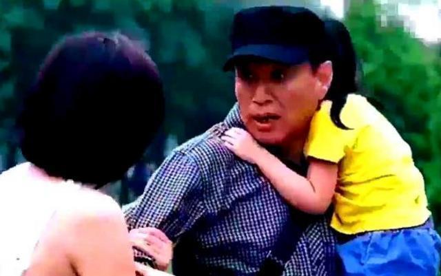 救回|人贩子抢孩子,还说妈妈是“神经病”,宝妈这一机智做法救回孩子