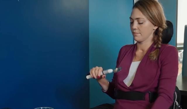 食堂|国外发明最稳的勺子，怎么抖菜都不会掉，食堂阿姨有救了